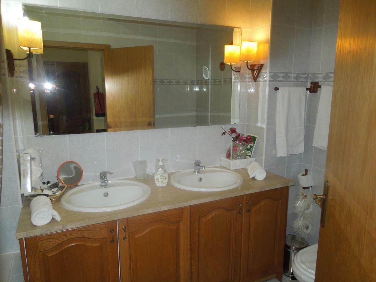 Borges Pimentel Apartment ปอนตาเดลกาดา ภายนอก รูปภาพ